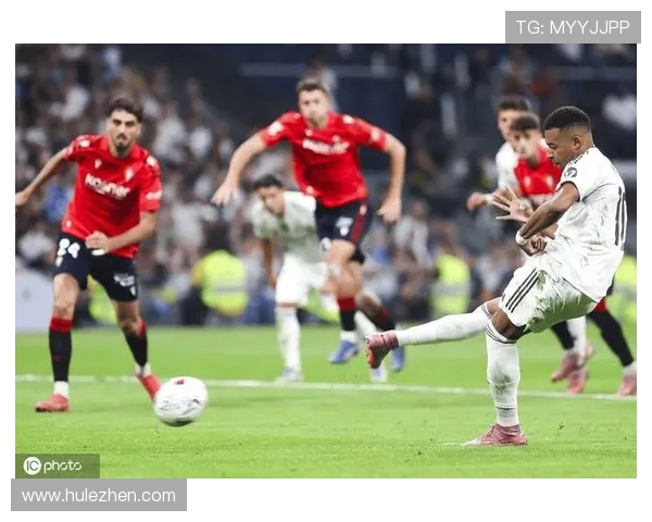 西甲首战姆巴佩点射建功 皇马1比0力克奥萨苏纳迎开门红