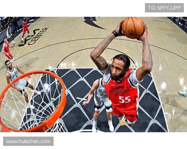 小琼斯专注比赛表现不在乎裁判判罚全力以赴追求胜利